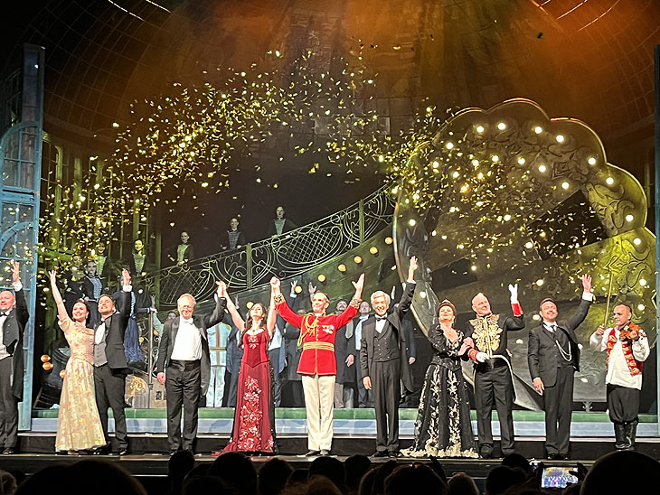 Finale „Csárdásfürstin“ im Deutschen Theater (@Foto: Gaby Hildenbrandt) 